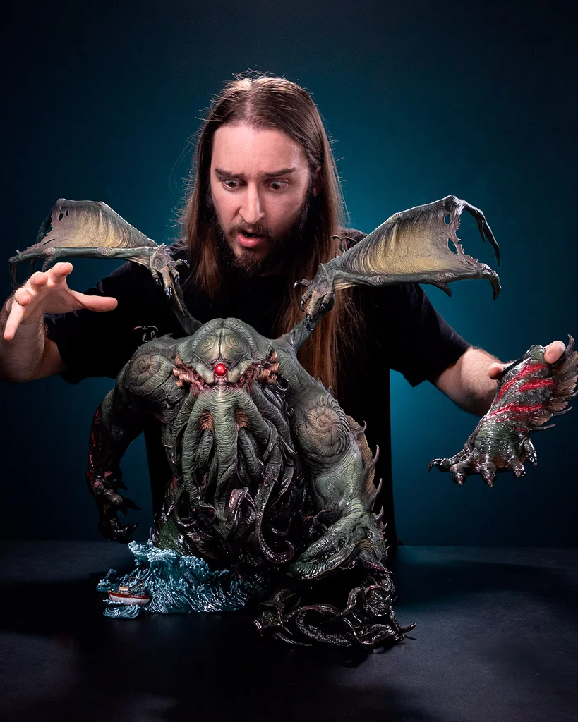 Rise of Cthulhu statue - scale