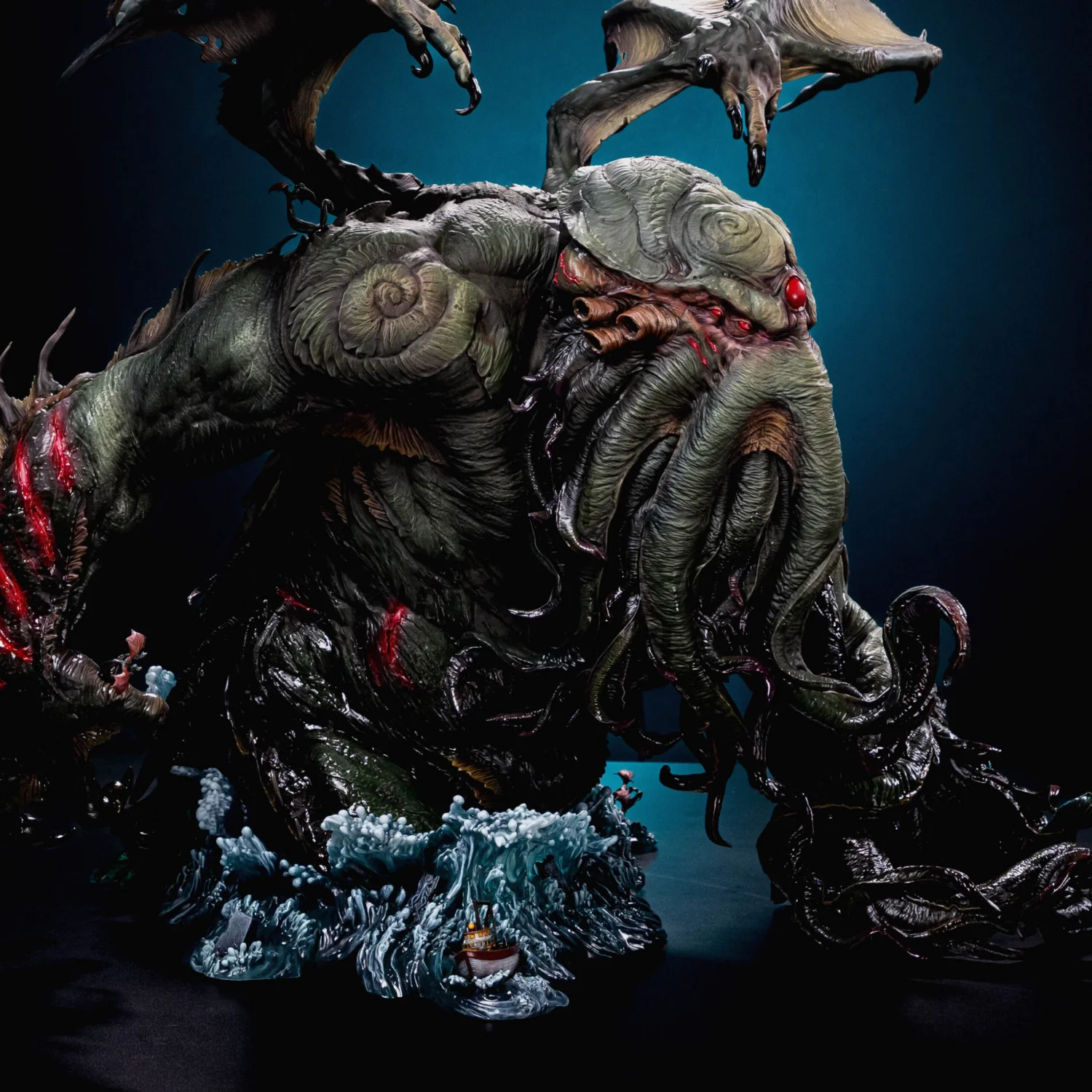 Rise of Cthulhu statue