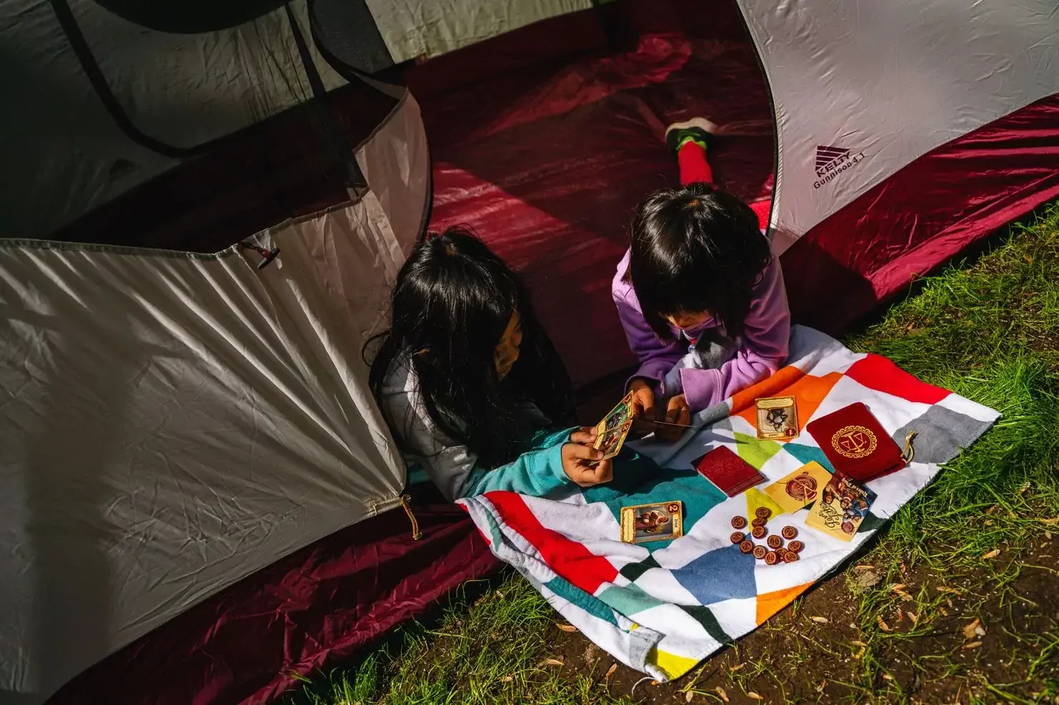 Enfants camping jeu love letter