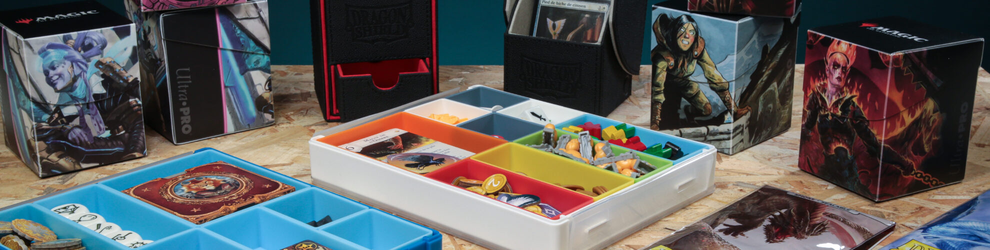 Boite en plastique pour ranger cartes jouer et accessoires de jeux style  valise
