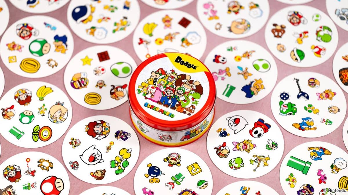 Boîte et cartes du jeu de société Dobble : Super Mario