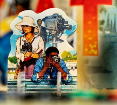 Illustration tirée du jeu de société Heat qui montre des personnages avec des appareils photo et caméras.