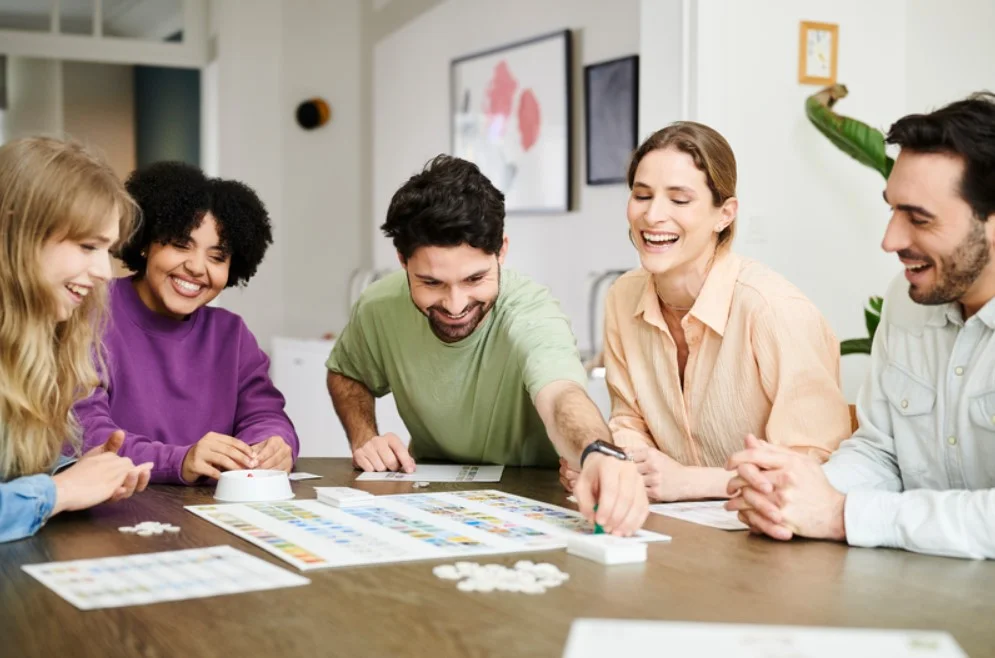 concept jeu de société photo de groupe, jeux signe astrologique