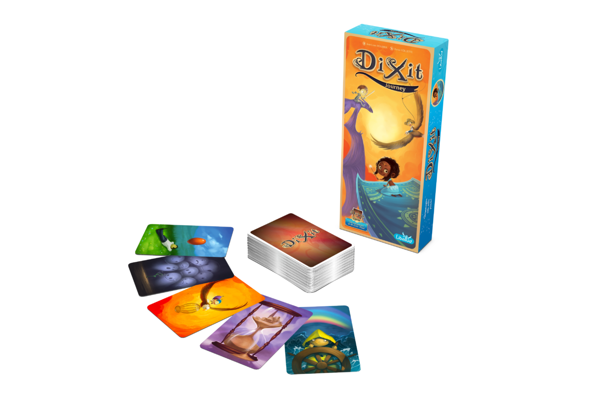 Asmodee Dixit 3 Journey - Espansione Gioco Da Tavolo Dixit, 84 Carte Illustrate Da Xavier Collette, Edizione Italiana, 3-6 Giocatori